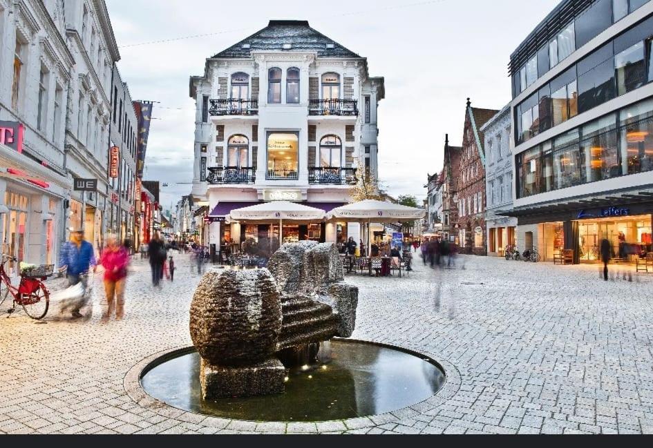 Hafenperle Ferienwohnung Am Alten Stadthafen In Oldenburg - Zentrale City Lage Exteriör bild